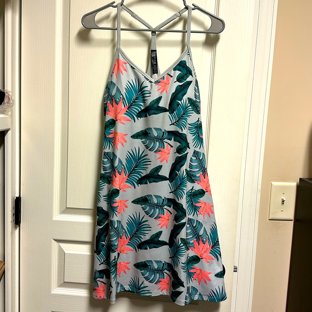 Kyodan Outdoor Athletic Dress Size medium W/Pockets & Adjustable Straps